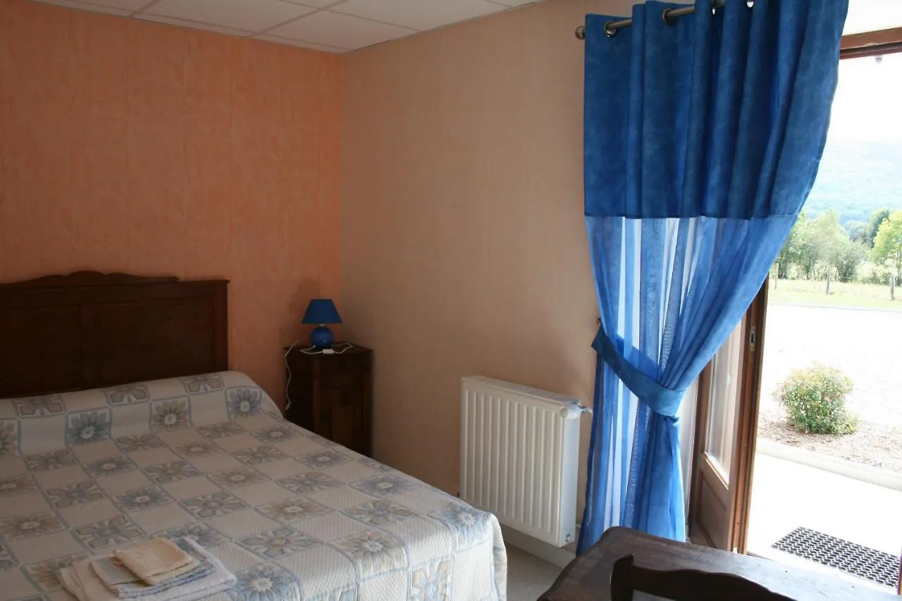 Annie Jouve Chambres D'Hotes Champassis Vebret 3*,  France
