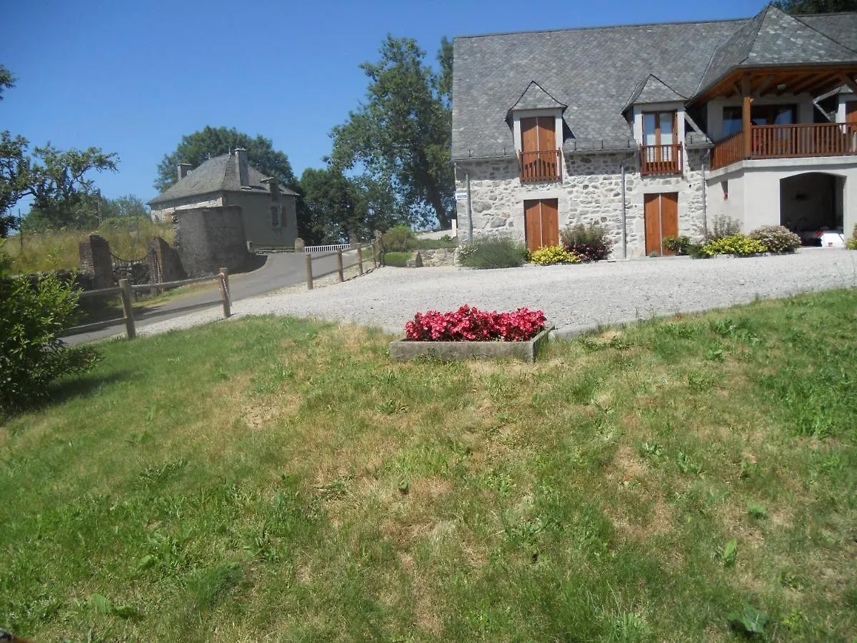 Annie Jouve Chambres D'Hotes Champassis Vebret Bed & Breakfast